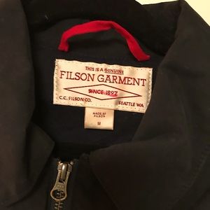 Filson Jacket in Navy blue.